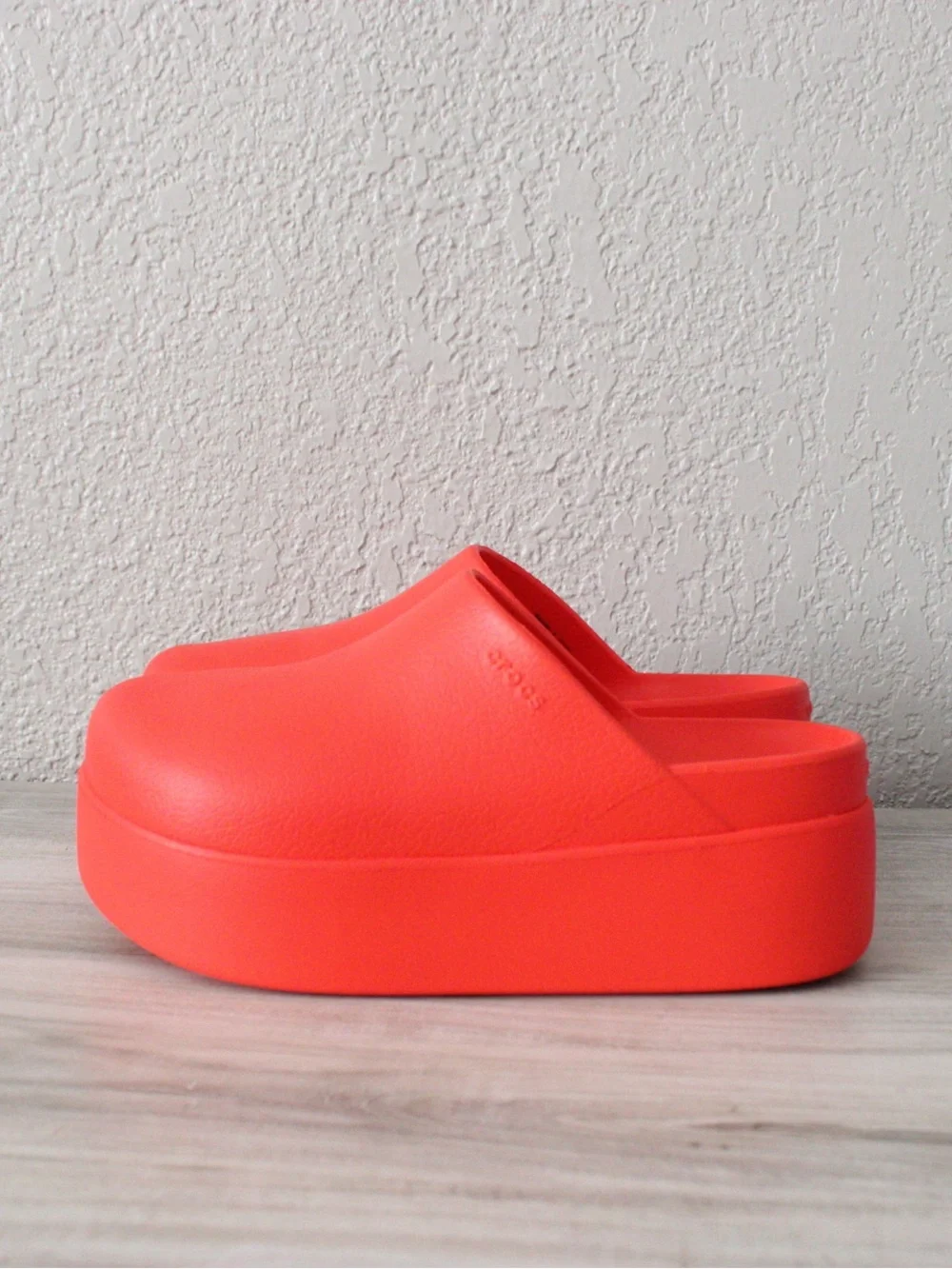 Crocs Dylan Platform Clog in Starfish - Picture 3 of 8
